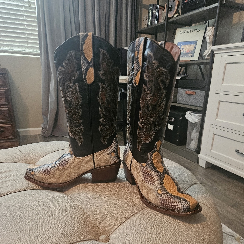 Snakeskin Patterned Heeled Boots